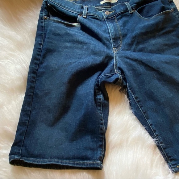Levi’s Strauss‎ Shorts Women’s Size 32 Bermuda Jeans - Picture 3 of 16